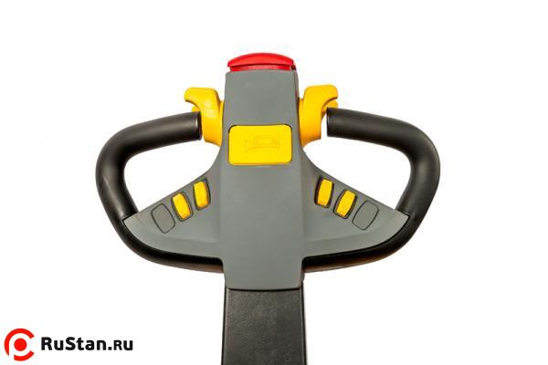 Штабелер электрический самоходный с платформой TOR 2,0т 4,5м ES20T1 фото №3 Штабелер электрический самоходный с платформой TOR 2,0т 4,5м ES20T1 фото №3