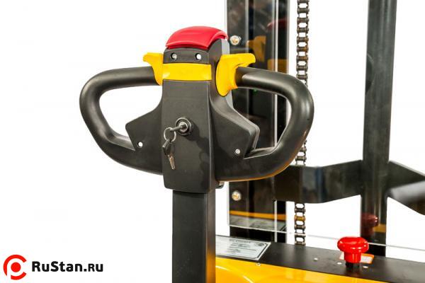 Штабелер электрический самоходный TOR 1,5т 3,0м PWS15S-3000 фото №3 Штабелер электрический самоходный TOR 1,5т 3,0м PWS15S-3000 фото №3