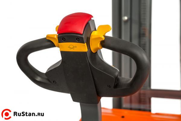 Штабелер электрический самоходный TOR 1.5т 3.3м CDDR15-III фото №3 Штабелер электрический самоходный TOR 1.5т 3.3м CDDR15-III фото №3