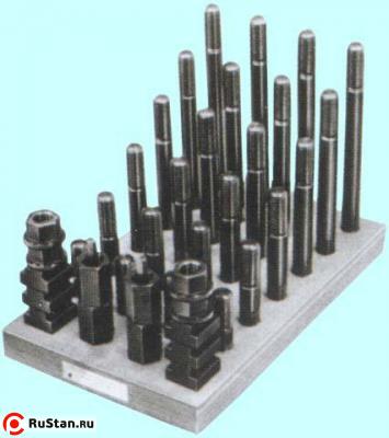 Набор сухарей, гаек и шпилек из 38-ми предметов 9,7 М8х1,25 на дер. подставке (YT-0601) "CNIC" фото №1 Набор сухарей, гаек и шпилек из 38-ми предметов 9,7 М8х1,25 на дер. подставке (YT-0601) "CNIC" фото №1