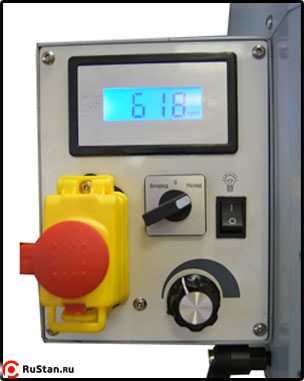 Панель управления фрезерной головкой оснащена цифровым индикатором оборотов шпинделя. фото №17 METAL MASTER BF 20 VARIO фото №17