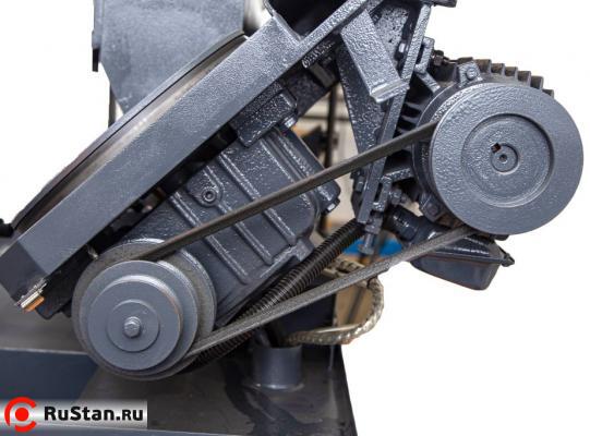 С помощью ступенчатого шкива выполняется регулировка скорости. фото №12 METAL MASTER MGH-200 фото №12