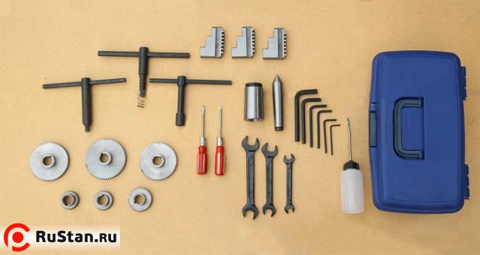 В ЗИП входят ключи, масленка, обратные каленые кулачки, неподвижный центр МТ №3, конус-переходник с МТ-5 на МТ-3 и сменные шестерни для гитары. фото №4 METAL MASTER X40100 фото №4