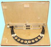 Микрометр Рычажный МРИ-900 ,800-900 мм (0,01) ГОСТ4381-87 г.в. 1979
