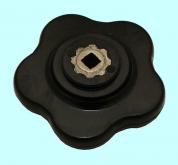 Ручка  80х(8х8)х22мм (DxSxH) лепестковая со сквозным квадратным отверстием, бакелит 